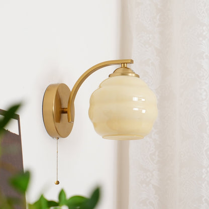 Art Deco Wandlamp Goud - Elegante Muurlamp met Warm Wit Glas voor Vintage Interieur