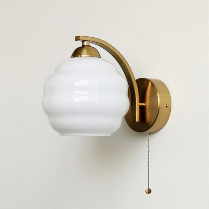 Art Deco Wandlamp Goud - Elegante Muurlamp met Warm Wit Glas voor Vintage Interieur
