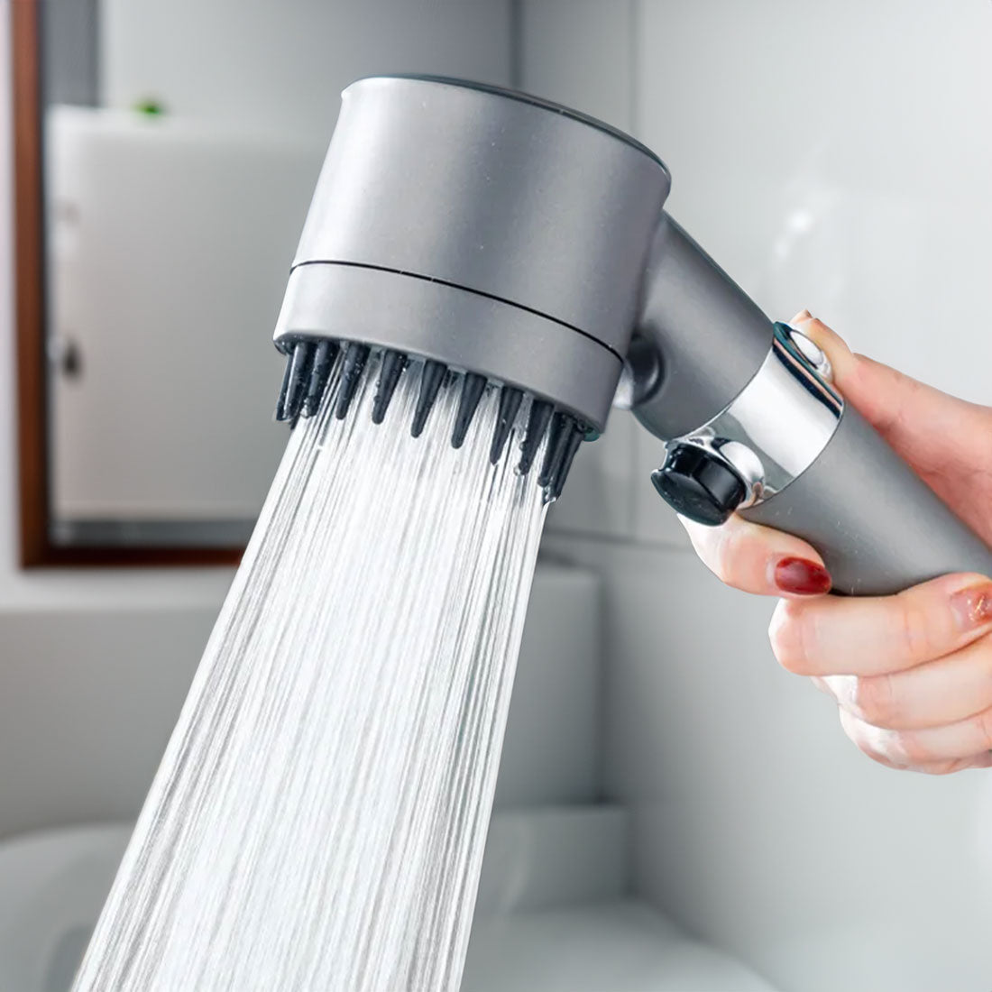 Ervaar de ShowerPower: Hoogteverstelbare hogedrukdouchekop met 3 veelzijdige modi en geïntegreerde waterfiltratie voor een verfrissende douche-ervaring!